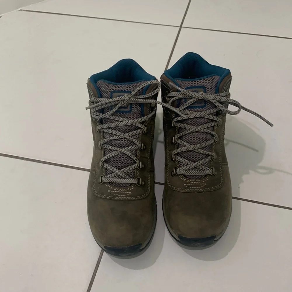 Womens Timberland Hiking Boots - Picture 2 of 12